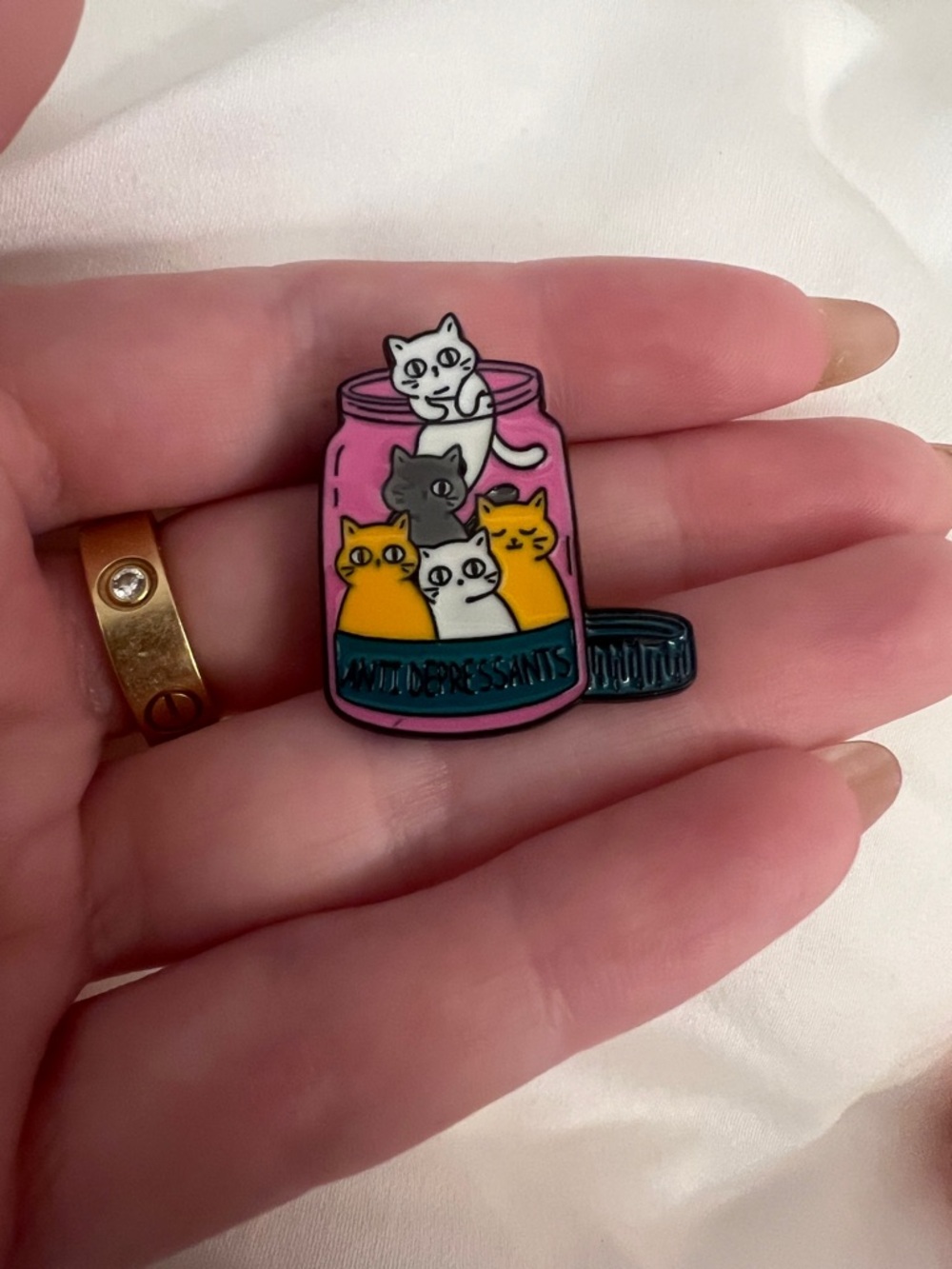 🧷Antidepressant Cartoon Cat Enamel Pin Brooch in Fuchsia - Picture 2 of 3
